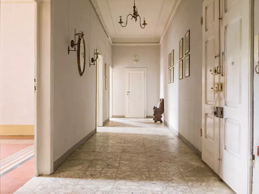 Immagine 12 di Appartamento in vendita  in viale redi 1 a Firenze