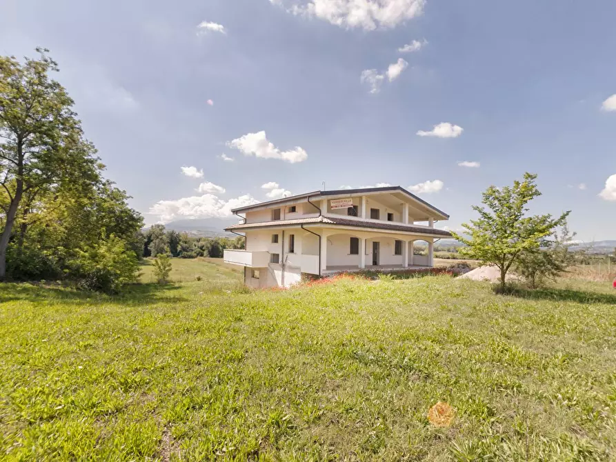 Immagine 3 di Villa in vendita  in VIA SIBILLA ALERAMO SN a Brittoli