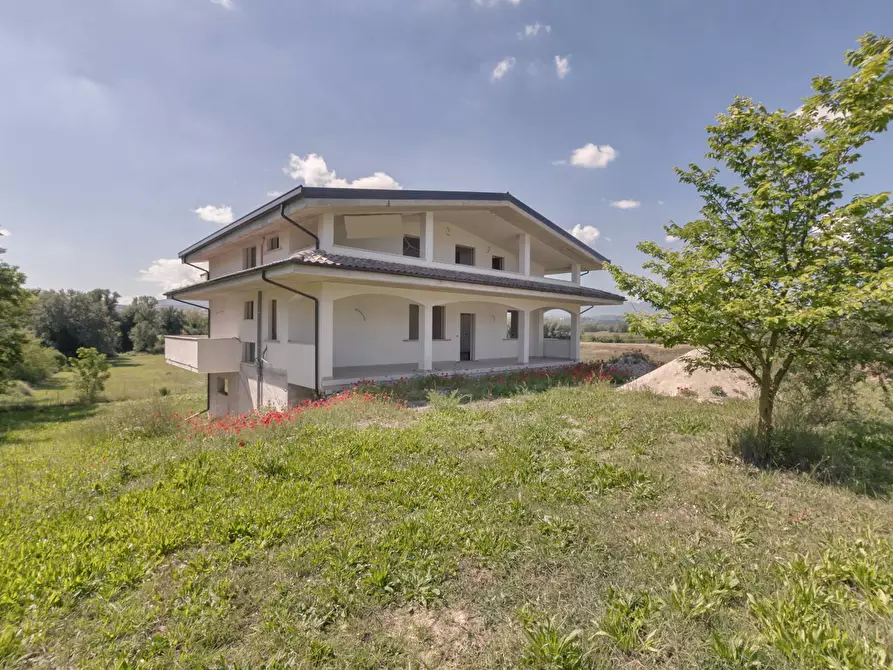 Immagine 4 di Villa in vendita  in VIA SIBILLA ALERAMO SN a Brittoli
