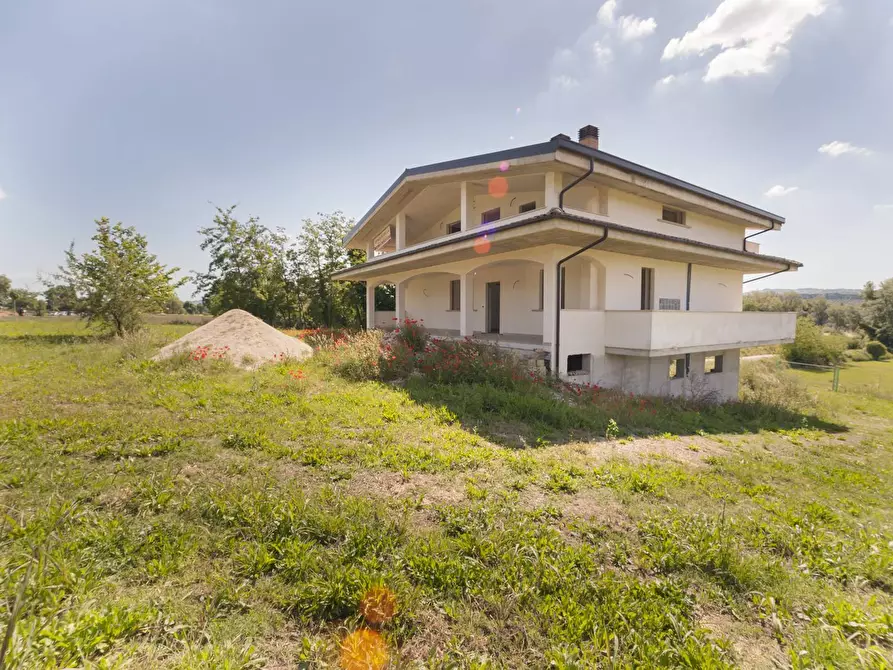 Immagine 5 di Villa in vendita  in VIA SIBILLA ALERAMO SN a Brittoli