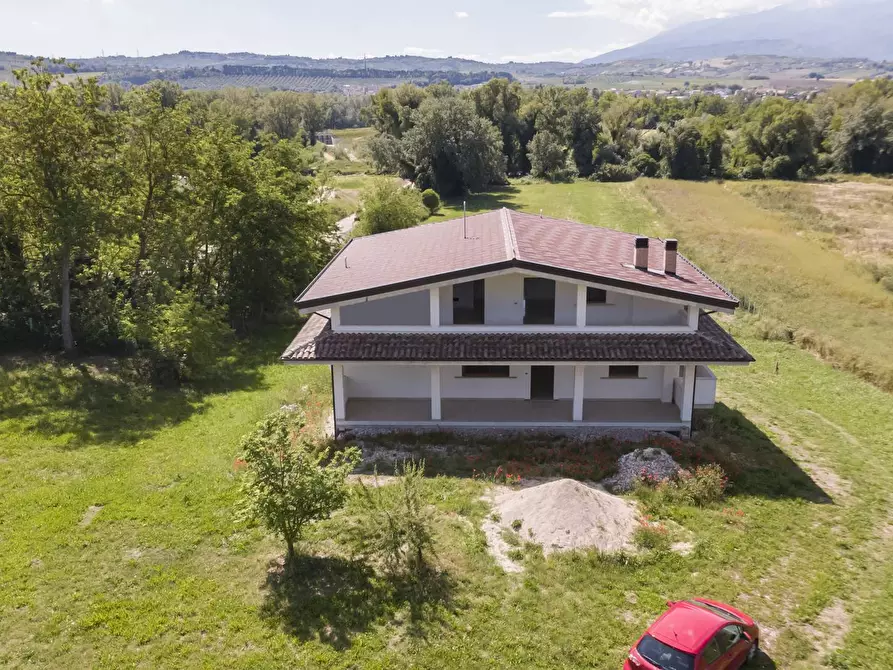 Immagine 8 di Villa in vendita  in VIA SIBILLA ALERAMO SN a Brittoli