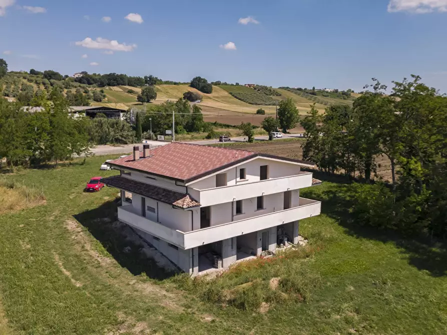 Immagine 13 di Villa in vendita  in VIA SIBILLA ALERAMO SN a Brittoli