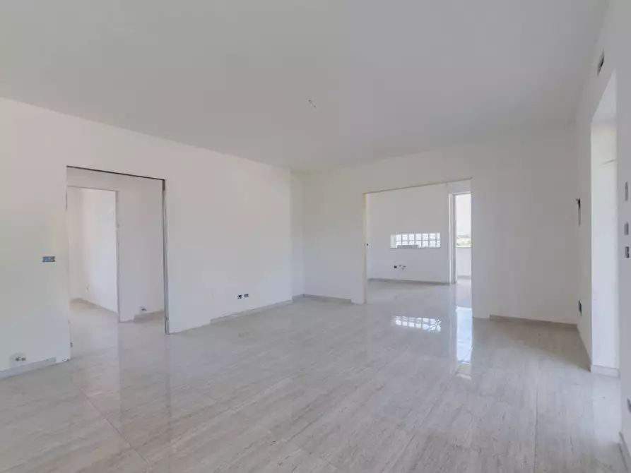 Immagine 19 di Villa in vendita  in VIA SIBILLA ALERAMO SN a Brittoli