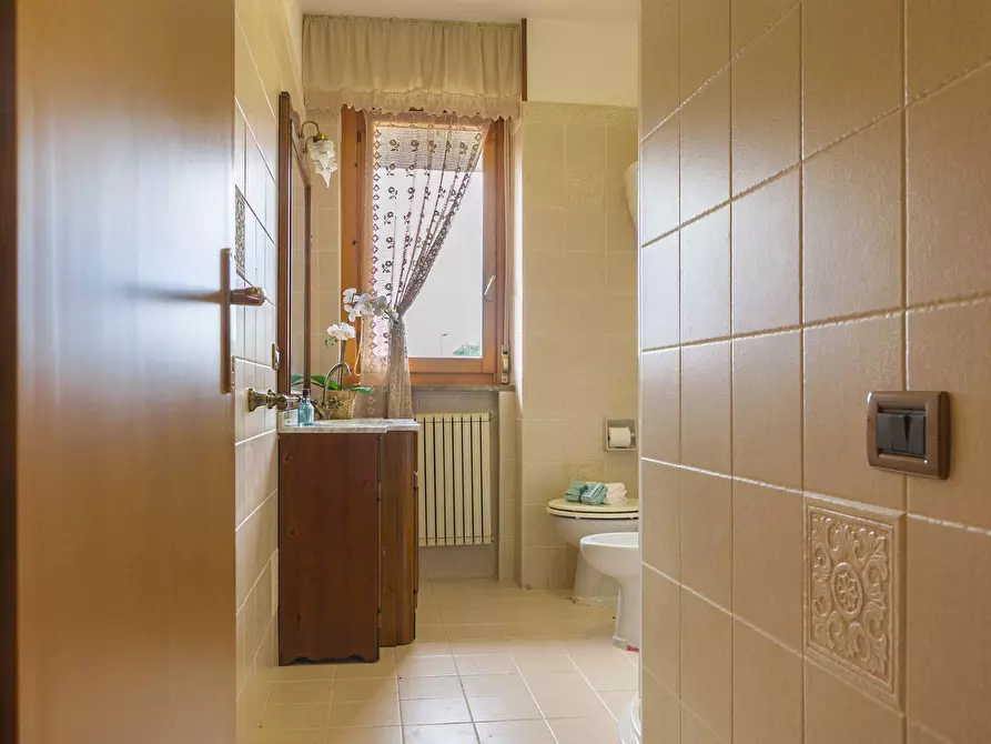 Immagine 29 di Appartamento in vendita  in Via Poggio Perini 3 a Sovicille