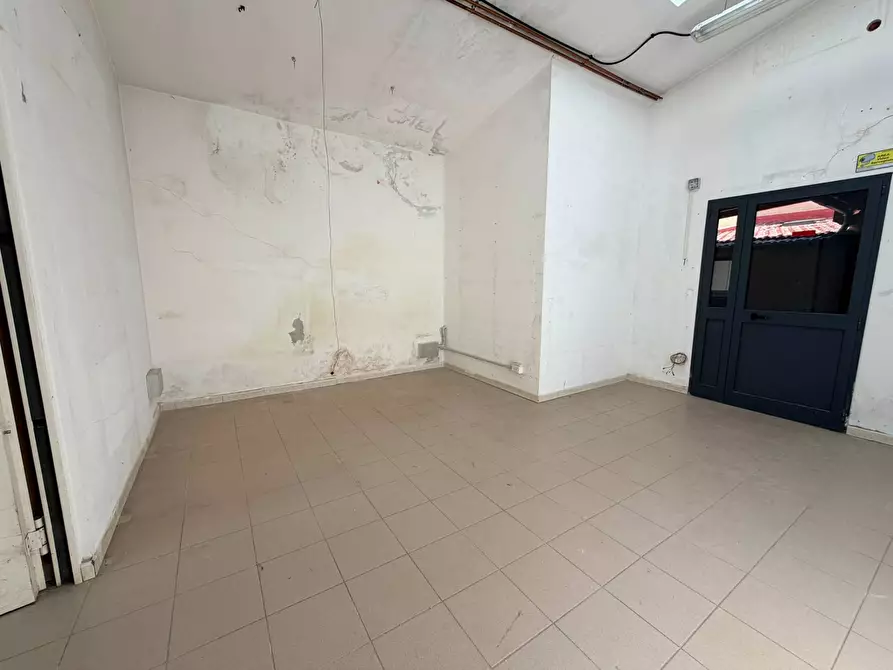Immagine 5 di Locale commerciale in affitto  in via del romito 21r a Firenze
