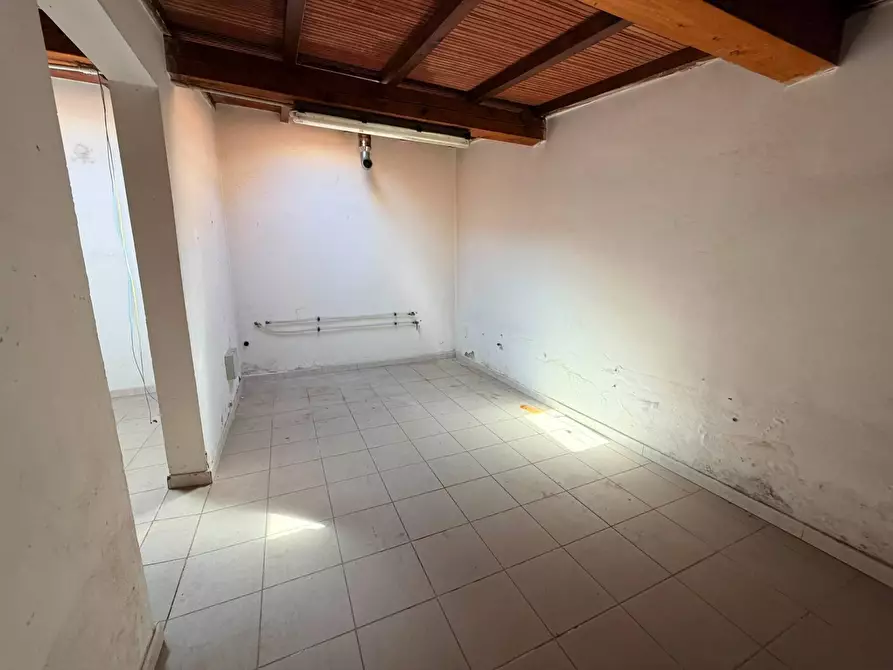 Immagine 11 di Locale commerciale in affitto  in via del romito 21r a Firenze