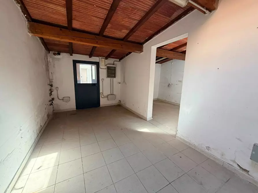 Immagine 12 di Locale commerciale in affitto  in via del romito 21r a Firenze