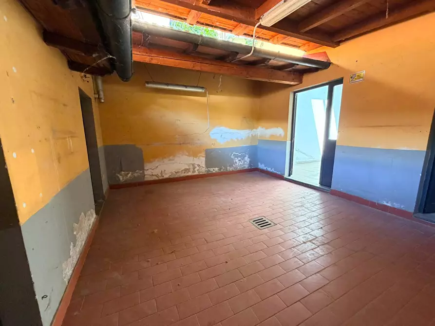 Immagine 13 di Locale commerciale in affitto  in via del romito 21r a Firenze