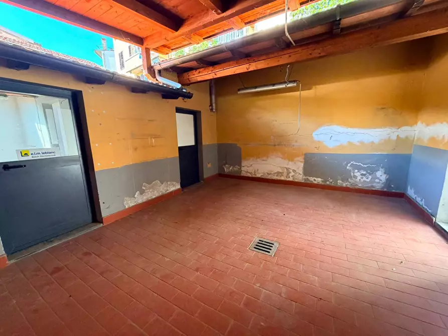 Immagine 14 di Locale commerciale in affitto  in via del romito 21r a Firenze