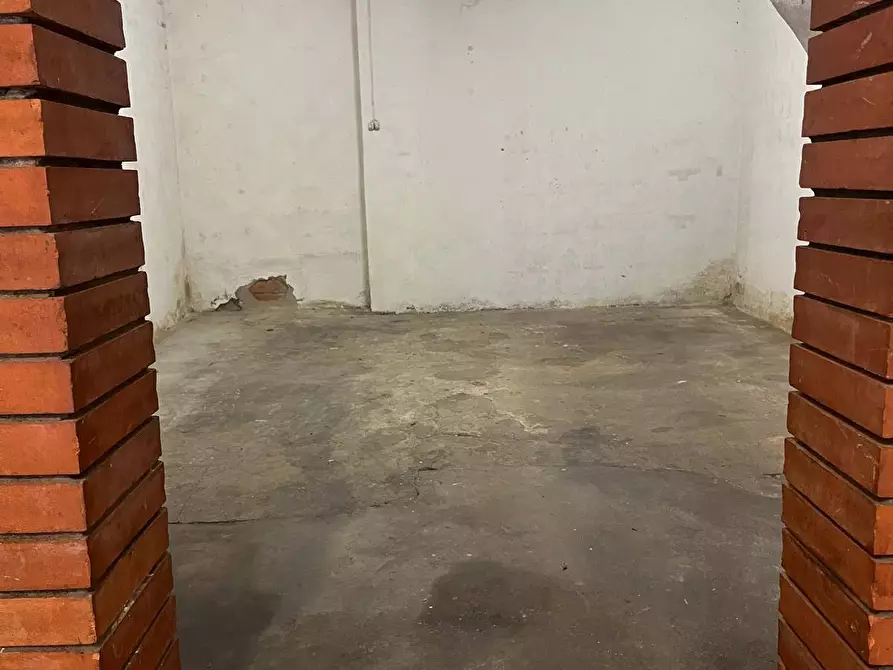 Immagine 8 di Locale commerciale in vendita  in via quattro novembre 62 a San Casciano In Val Di Pesa