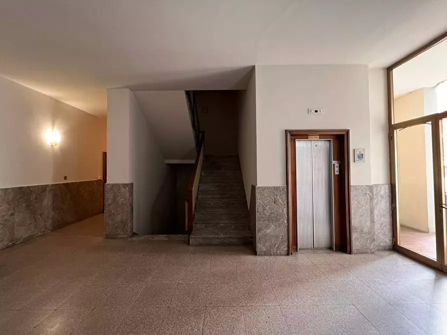 Immagine 18 di Ufficio in vendita  in VIALE VITTORIO VENETO 80 a Prato