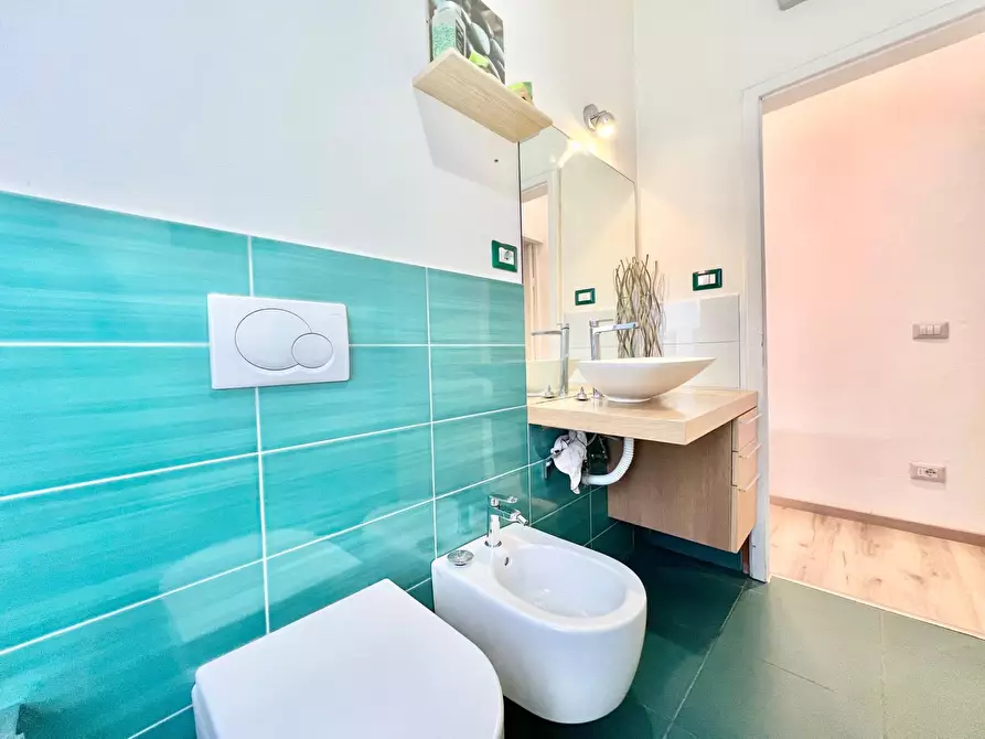 Immagine 15 di Appartamento in vendita  in strada del ruffolo 93 a Siena