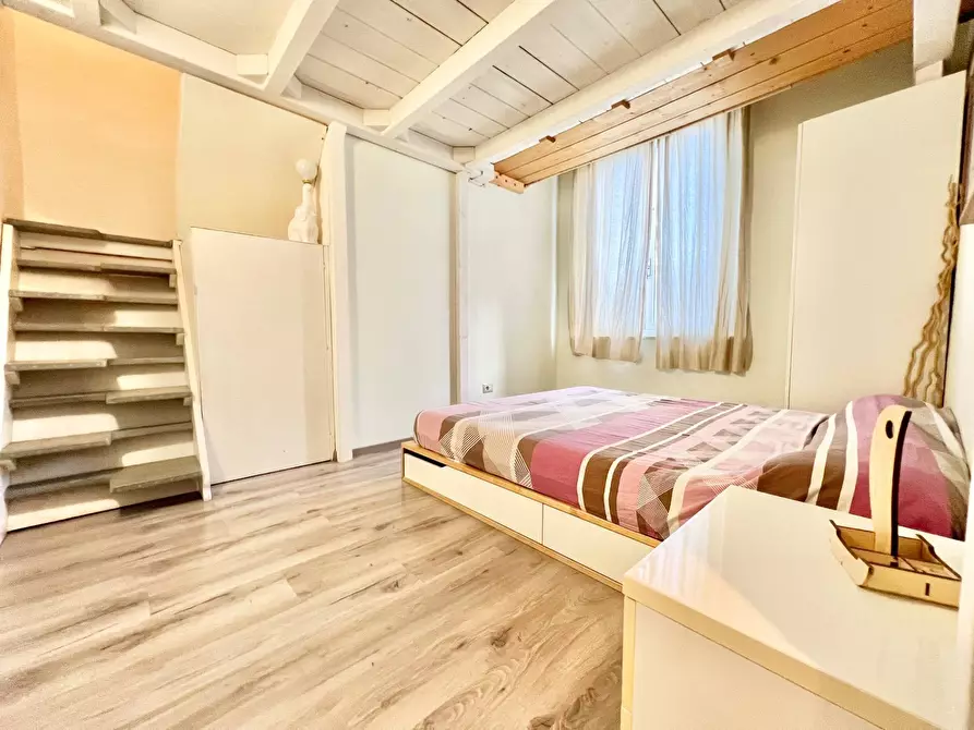 Immagine 18 di Appartamento in vendita  in strada del ruffolo 93 a Siena