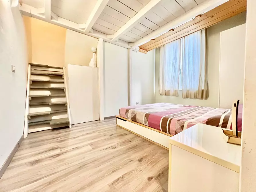 Immagine 21 di Appartamento in vendita  in strada del ruffolo 93 a Siena