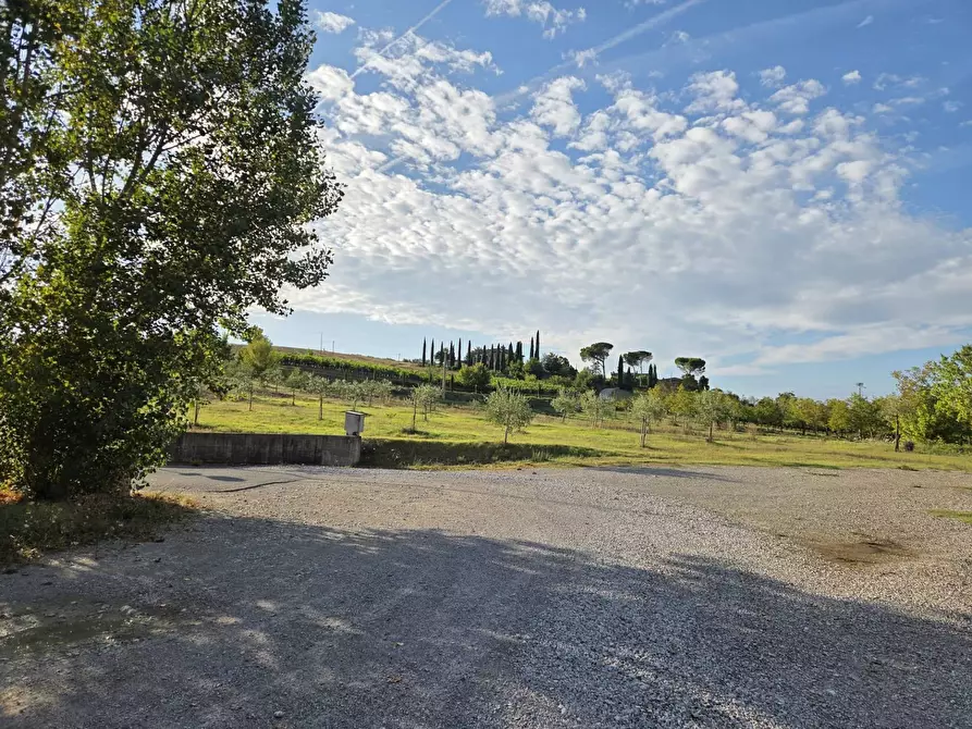 Immagine 32 di Appartamento in vendita  in strada del ruffolo 93 a Siena