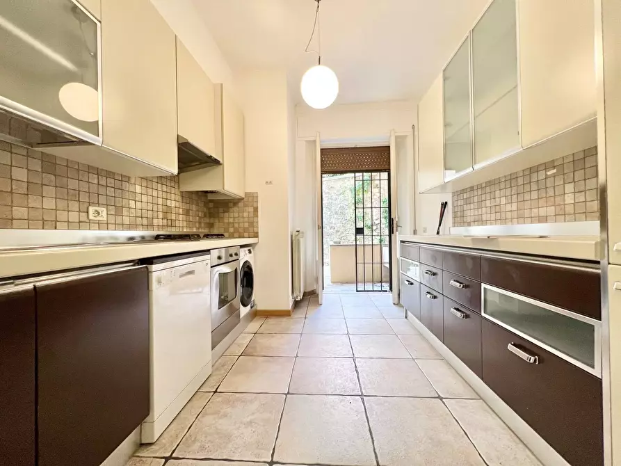 Immagine 3 di Appartamento in vendita  in via gorizia 5 a Siena