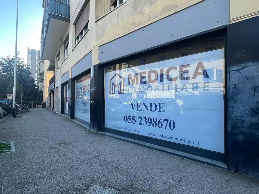 Immagine 15 di Locale commerciale in vendita  in Via Della Villa Demidoff 91/101 a Firenze