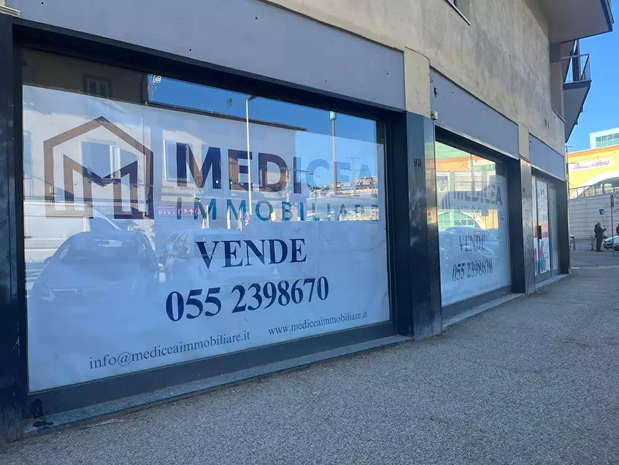 Immagine 10 di Locale commerciale in vendita  in Via Della Villa Demidoff 91/101 a Firenze