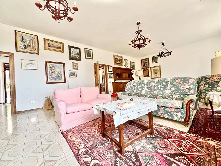Immagine 29 di Villa in vendita  in strada di mocenni a Castelnuovo Berardenga