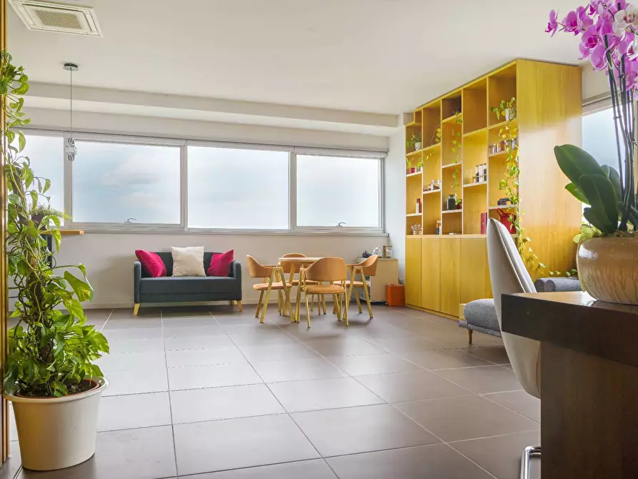 Immagine 9 di Ufficio in affitto  in via chemnitz 5/3 a Prato