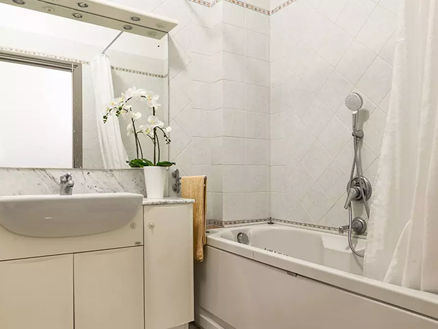 Immagine 22 di Appartamento in vendita  in Via sant'andrea 164 a Viareggio