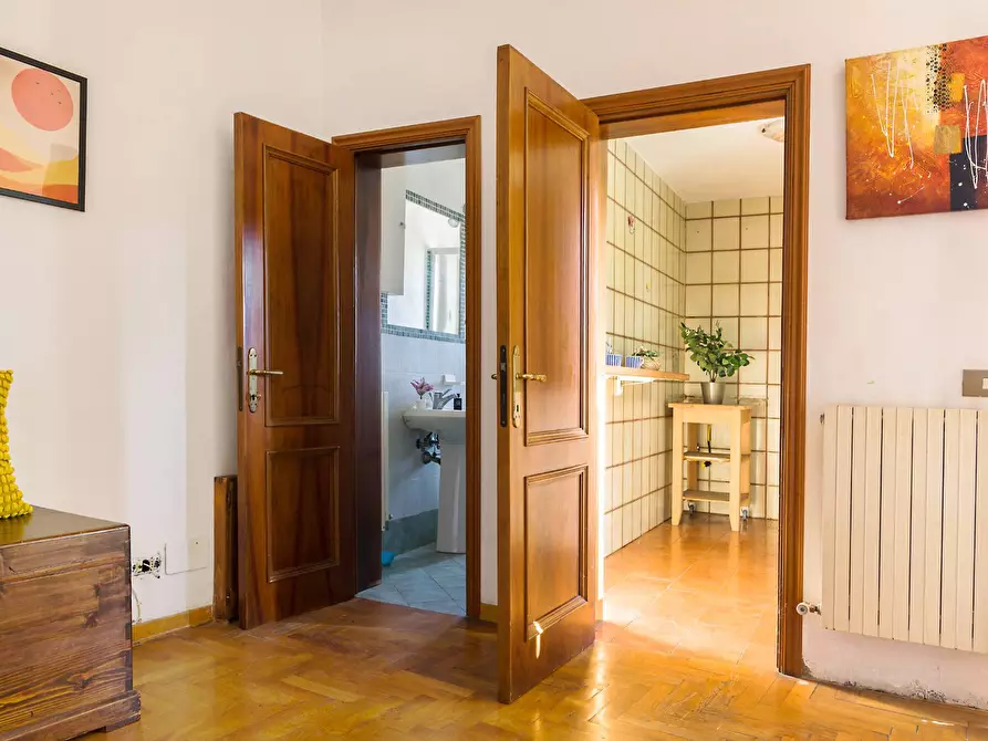 Immagine 29 di Appartamento in vendita  in via principale 204 a Siena