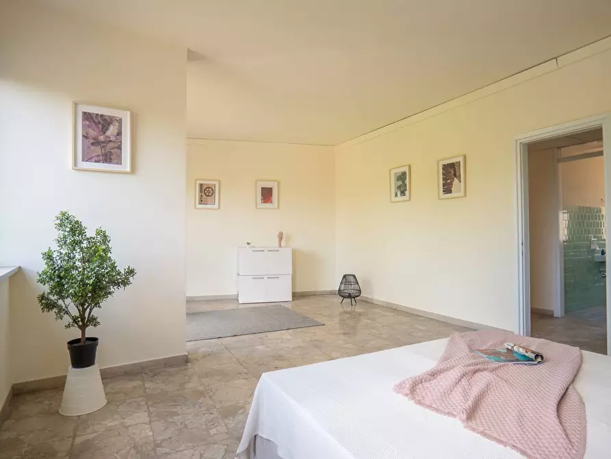 Immagine 49 di Appartamento in vendita  in via vittorio veneto 80 a Prato