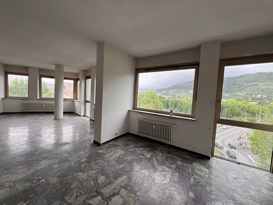 Immagine 11 di Ufficio in affitto  in via vittorio veneto 80 a Prato