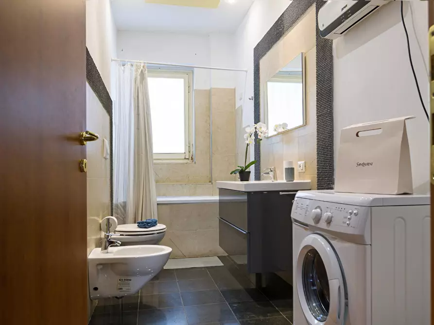 Immagine 23 di Appartamento in vendita  in VIA BELLINI 38 a Firenze