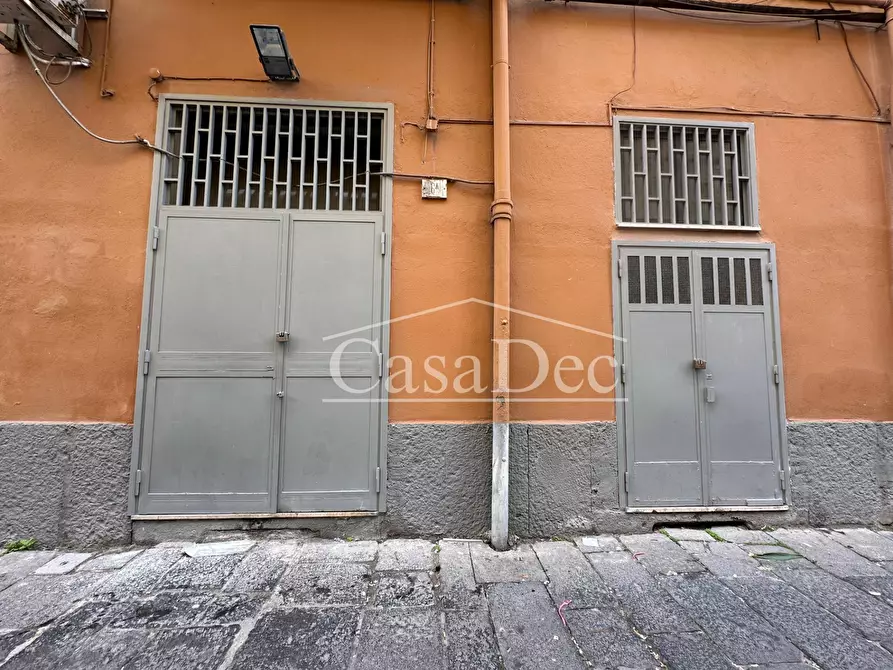Immagine 4 di Negozio in vendita  in Via Arenaccia a Napoli