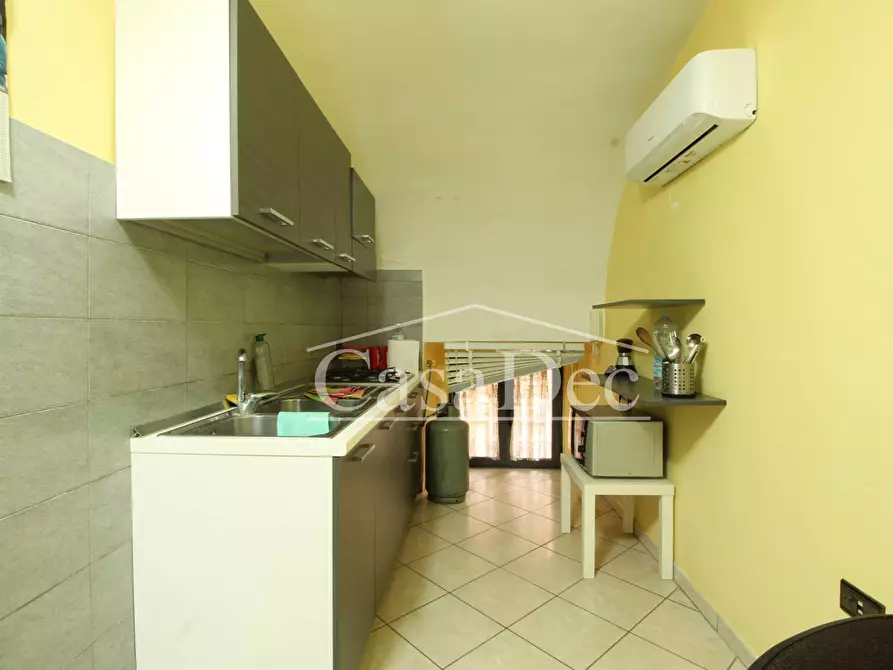 Immagine 25 di Negozio in vendita  in Via Arenaccia a Napoli