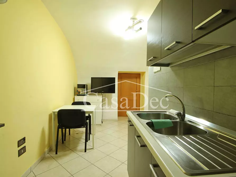 Immagine 26 di Negozio in vendita  in Via Arenaccia a Napoli