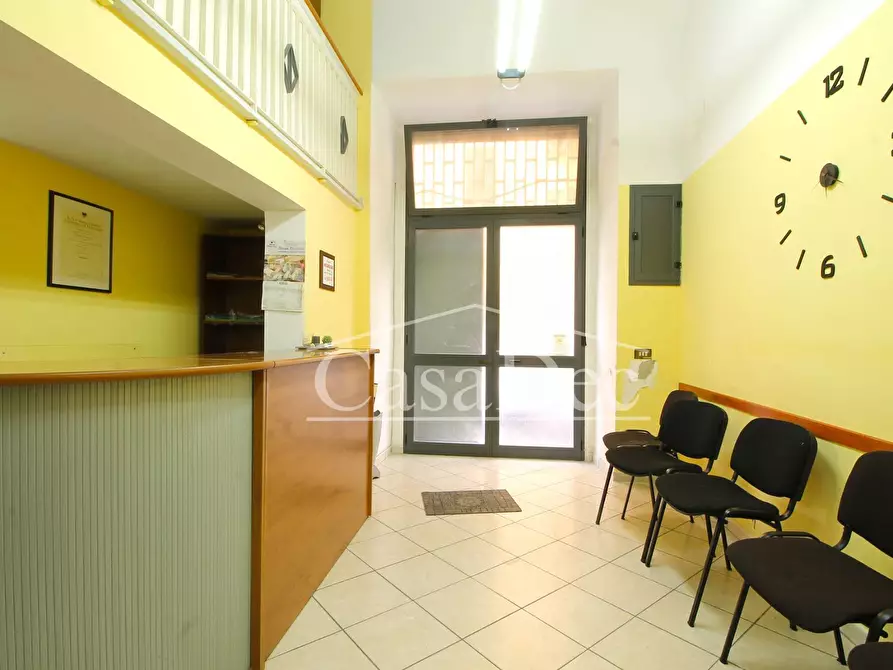 Immagine 8 di Negozio in vendita  in Via Arenaccia a Napoli