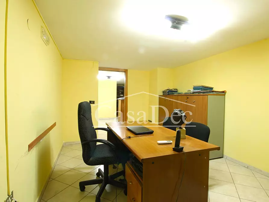 Immagine 16 di Negozio in vendita  in Via Arenaccia a Napoli