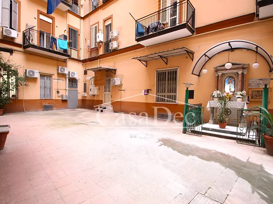 Immagine 28 di Negozio in vendita  in Via Arenaccia a Napoli