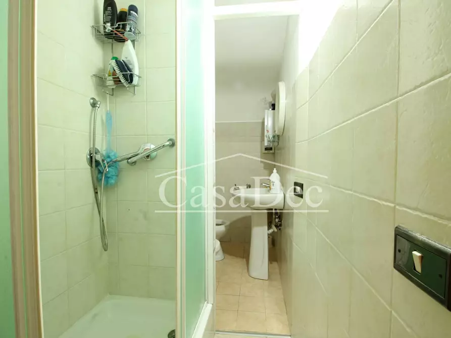 Immagine 27 di Negozio in vendita  in Via Arenaccia a Napoli