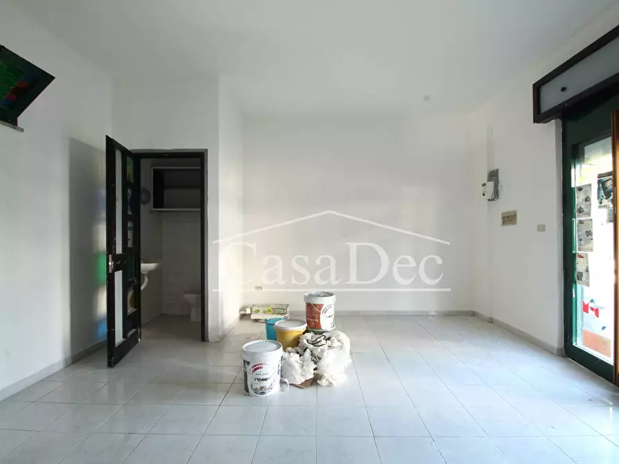 Immagine 15 di Negozio in affitto  in Via Guglielmo Marconi a Cancello Ed Arnone