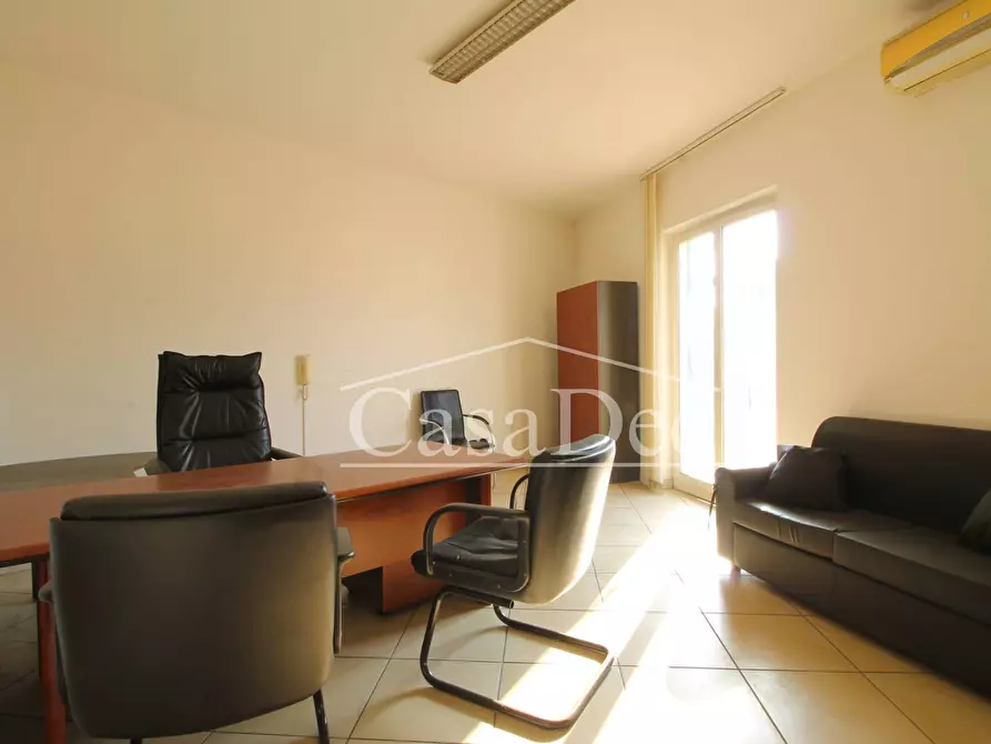 Immagine 10 di Ufficio in affitto  in Corso Umberto a San Cipriano D'aversa