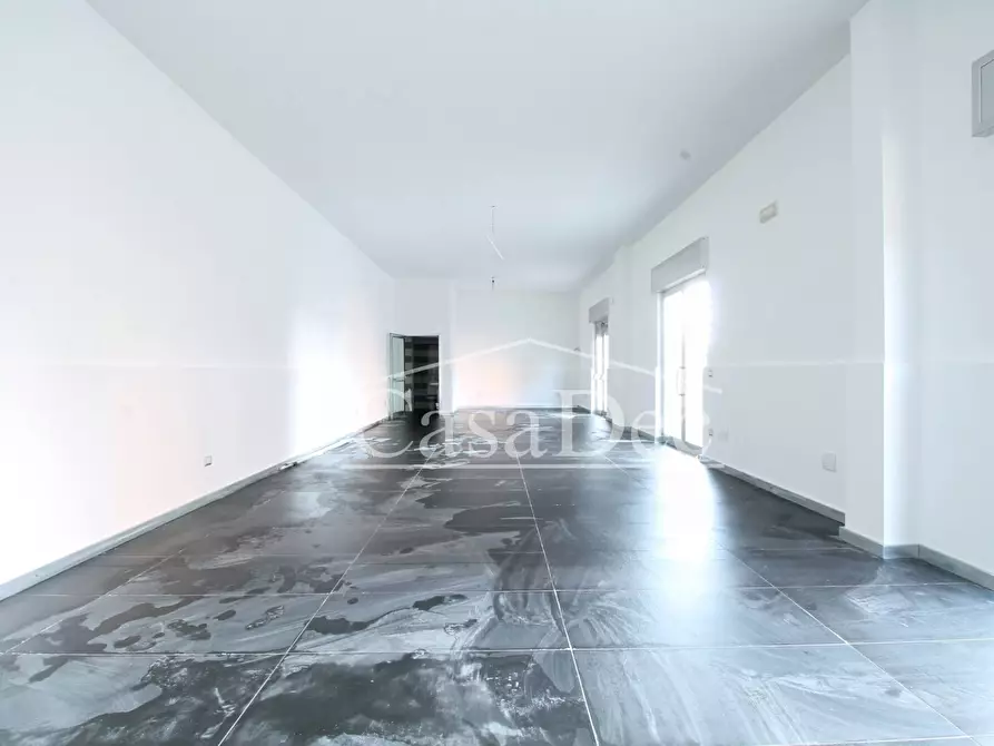 Immagine 6 di Negozio in affitto  in Via De Nicola a Trentola Ducenta