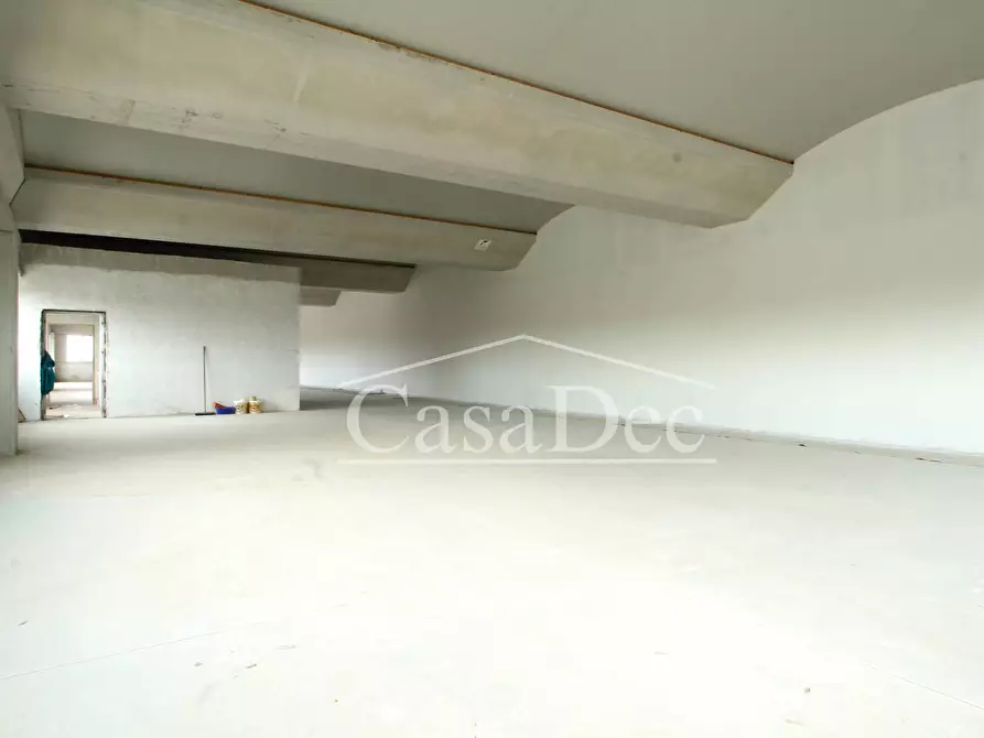 Immagine 7 di Negozio in affitto  in Viale salvo D'Acquisto a Cancello Ed Arnone