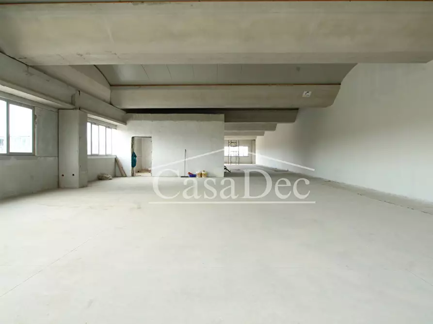 Immagine 8 di Negozio in affitto  in Viale salvo D'Acquisto a Cancello Ed Arnone