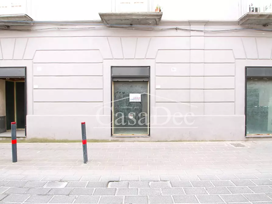 Immagine 1 di Negozio in affitto  in Via San Michele Archangelo 39 a Trentola Ducenta