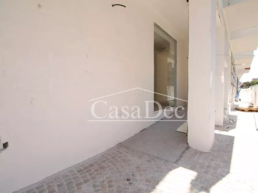 Immagine 3 di Negozio in vendita  in Via Guglielmo Marconi a Cancello Ed Arnone