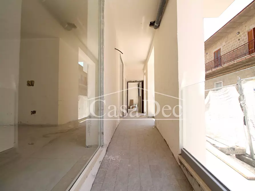 Immagine 4 di Negozio in vendita  in Via Guglielmo Marconi a Cancello Ed Arnone