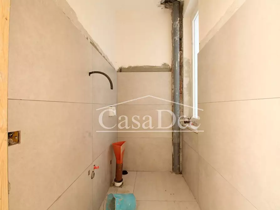 Immagine 13 di Negozio in vendita  in Via Guglielmo Marconi a Cancello Ed Arnone