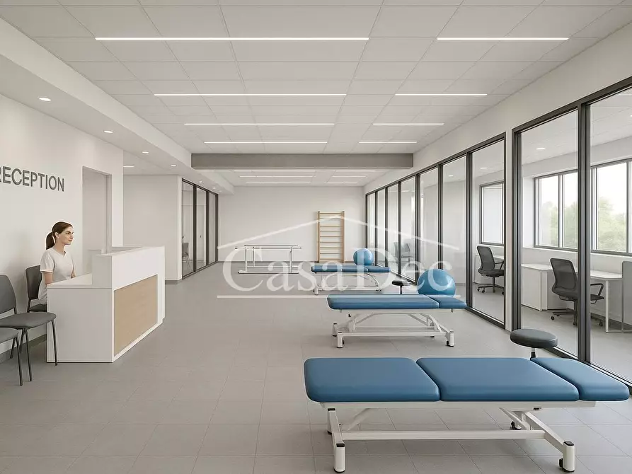 Immagine 6 di Negozio in affitto  in Viale salvo D'Acquisto a Cancello Ed Arnone