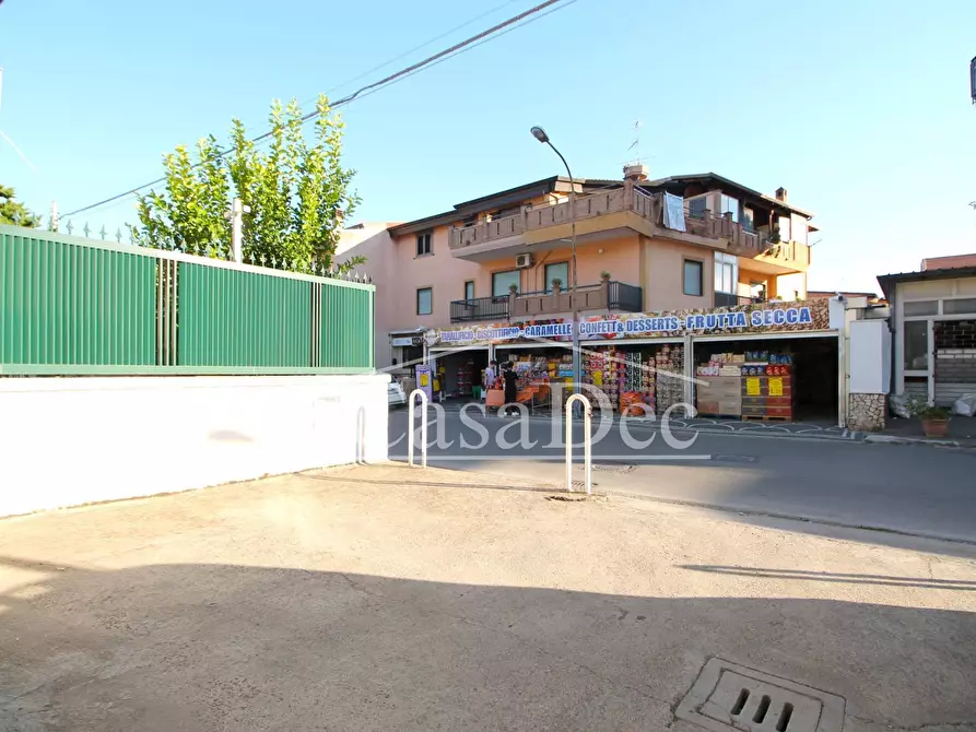 Immagine 5 di Negozio in vendita  in Via Nunziale San Antonio a Trentola Ducenta