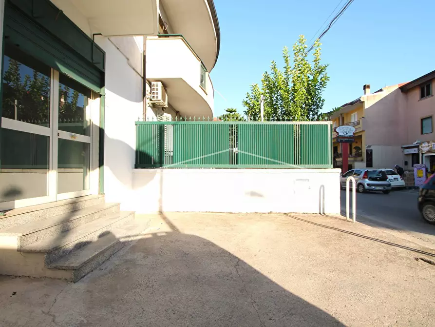 Immagine 6 di Negozio in vendita  in Via Nunziale San Antonio a Trentola Ducenta