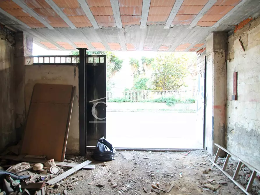 Immagine 10 di Magazzino in affitto  in Via Enrico de nicola a Trentola Ducenta