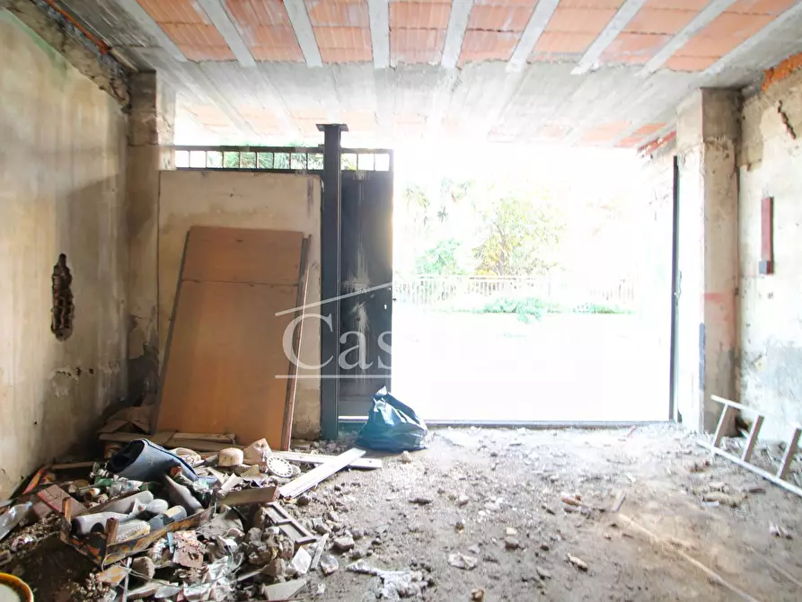 Immagine 11 di Magazzino in affitto  in Via Enrico de nicola a Trentola Ducenta